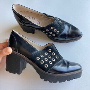 CHR Size 38 Black Silver Studded Pointed Toe Platform Block Heel Loafer

3” heel